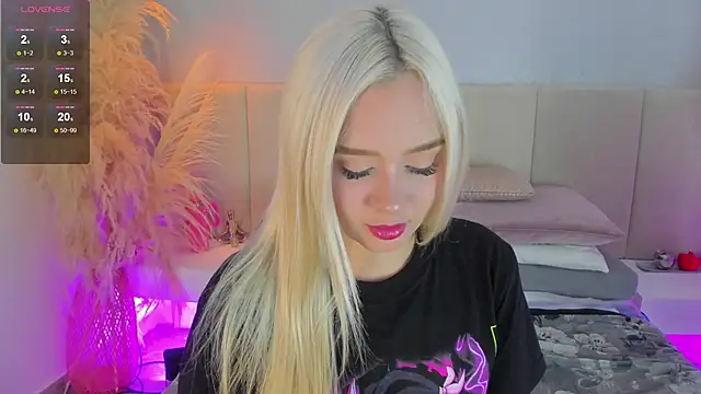 Snapshot of sofia_pamela chatting on 26, 9, 2025 sofia pamela online show from 26, 9, 2025