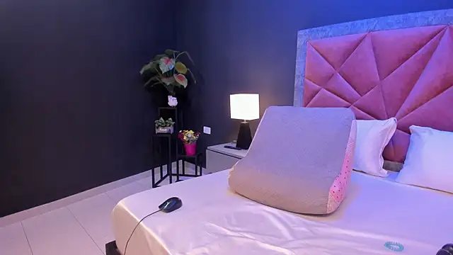 mia milff online show from 12, 3, 2026