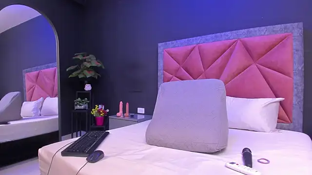 Snapshot of mia_milff chatting on 1, 7, 2026 mia milff online show from 1, 7, 2026