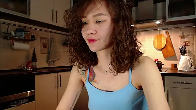 Kelly Yon online show from 25, 12, 2024