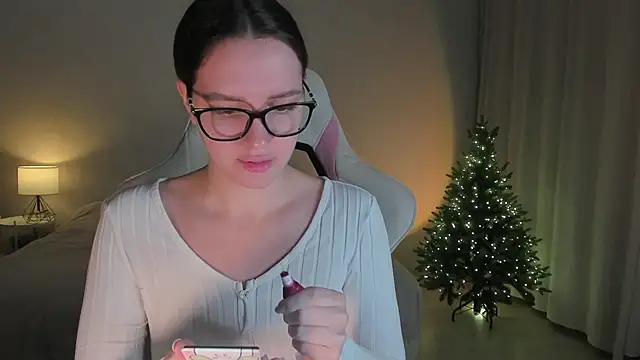 Snapshot of Sonia_moon_ chatting on 8, 12, 2024 Sonia moon  online show from 8, 12, 2024