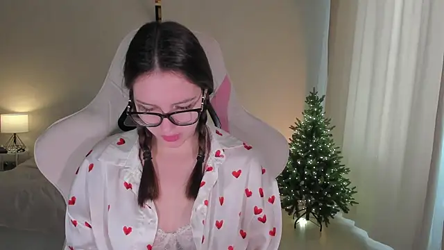 Snapshot of Sonia_moon_ chatting on 6, 1, 2025 Sonia moon  online show from 6, 1, 2025