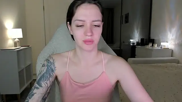 Snapshot of Sonia_moon_ chatting on 18, 10, 2025 Sonia moon  online show from 18, 10, 2025