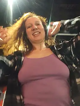 Exhibitionsplit online show from 4, 2, 2026