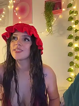 Snapshot of violet-333 chatting on 6, 3, 2026 violet-333 online show from 6, 3, 2026