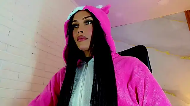 Snapshot of CoralineSweett chatting on 16, 10, 2025 CoralineSweett online show from 16, 10, 2025
