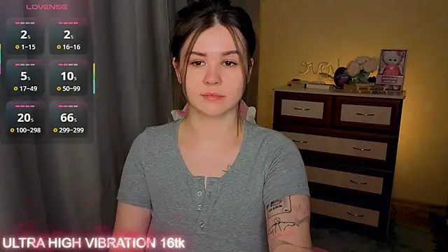 Snapshot of cutie_mili chatting on 1, 4, 2026 cutie mili online show from 1, 4, 2026