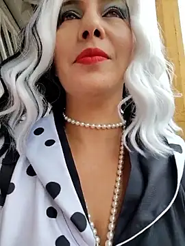 scarlett moore online show from 31, 10, 2025