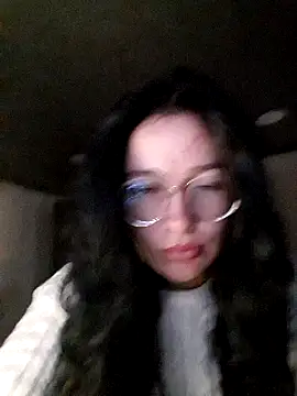 Snapshot of EmilySwaan chatting on 8, 3, 2025 EmilySwaan online show from 8, 3, 2025