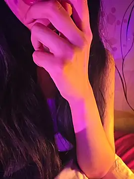 Snapshot of aloneathome chatting on 20, 12, 2025 aloneathome online show from 20, 12, 2025