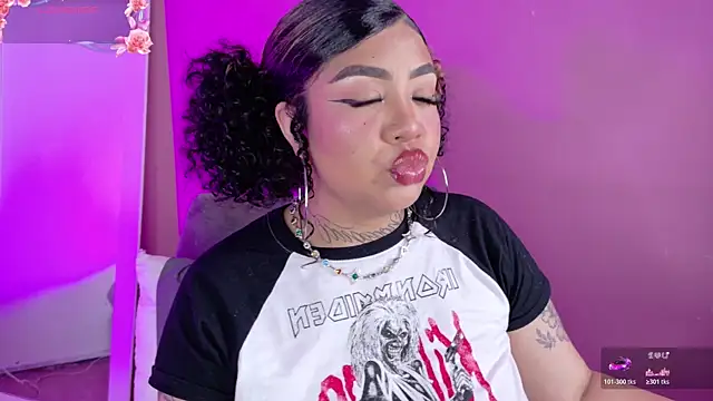 foxxy-lov3 online show from 19, 5, 2026