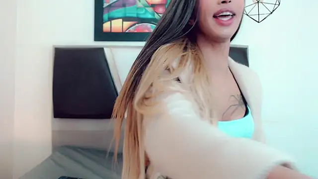 Snapshot of hilary_rodriguez chatting on 5, 3, 2026 hilary rodriguez online show from 5, 3, 2026