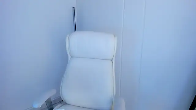 Snapshot of dominique21_ chatting on 30, 10, 2025 dominique21 online show from 30, 10, 2025