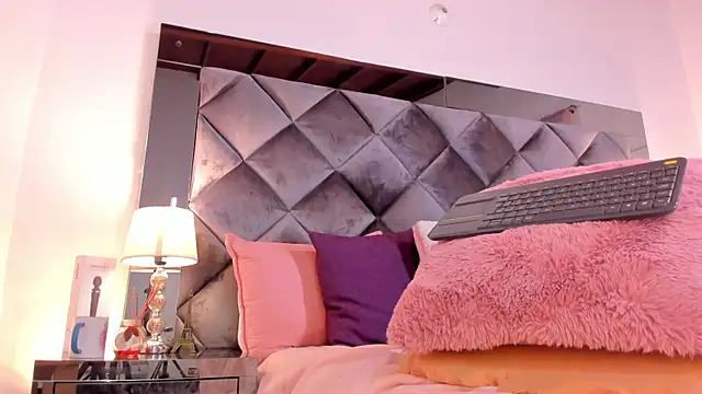 sofhiaa adaams online show from 5, 2, 2025