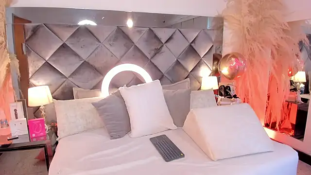 sofhiaa adaams online show from 12, 10, 2025