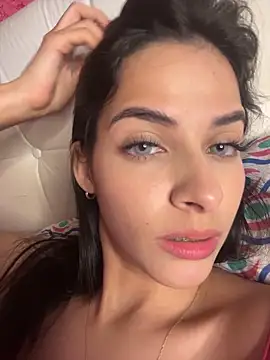 Snapshot of violetta-brown1 chatting on 13, 11, 2025 violetta-brown1 online show from 13, 11, 2025