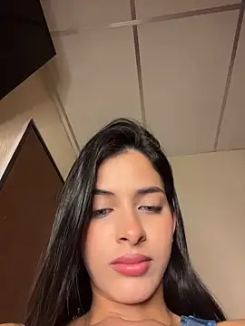 Snapshot of violetta-brown1 chatting on 23, 4, 2026 violetta-brown1 online show from 23, 4, 2026