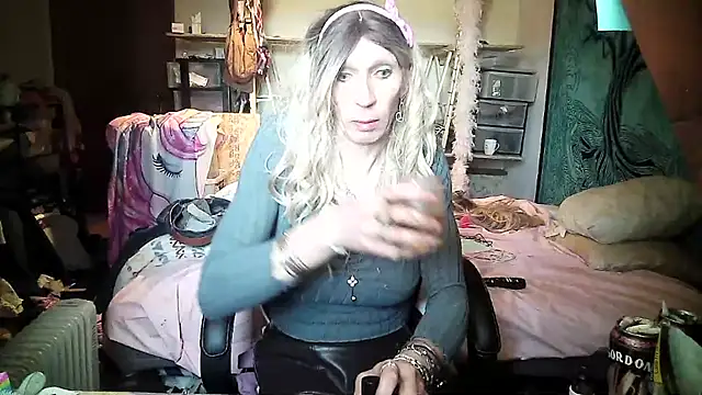 Ombeline1 online show from 7, 3, 2025