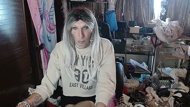 Ombeline1 online show from 2, 10, 2025