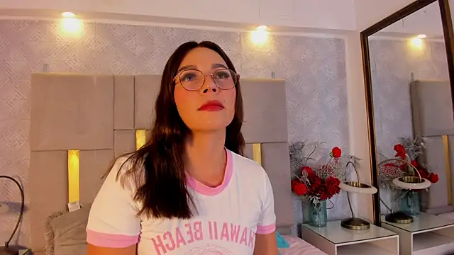 Camilaa Sanchez  online show from 20, 5, 2026