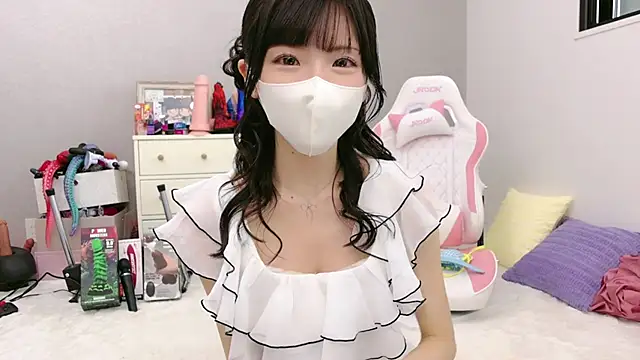 Snapshot of -minami- chatting on 18, 4, 2026 -minami- online show from 18, 4, 2026