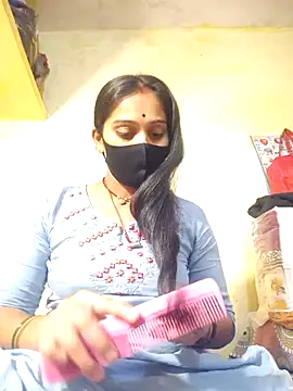 Snapshot of Hi_Radhika chatting on 5, 3, 2025 Hi Radhika online show from 5, 3, 2025