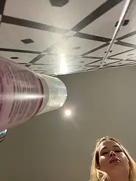 Snapshot of Vladamais chatting on 16, 4, 2026 Vladamais online show from 16, 4, 2026