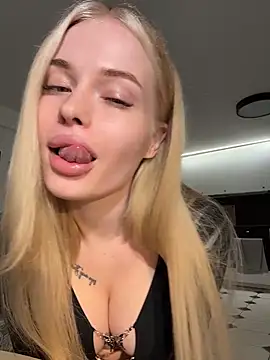 Snapshot of Vladamais chatting on 18, 4, 2026 Vladamais online show from 18, 4, 2026