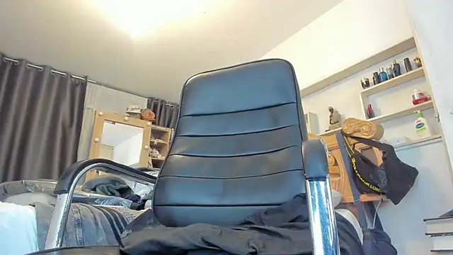 Snapshot of pollet_brown chatting on 19, 6, 2026 pollet brown online show from 19, 6, 2026