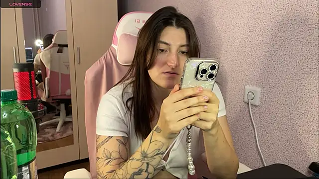 Katrin  kiss online show from 12, 2, 2025