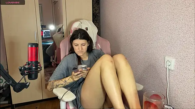 Katrin  kiss online show from 10, 3, 2025