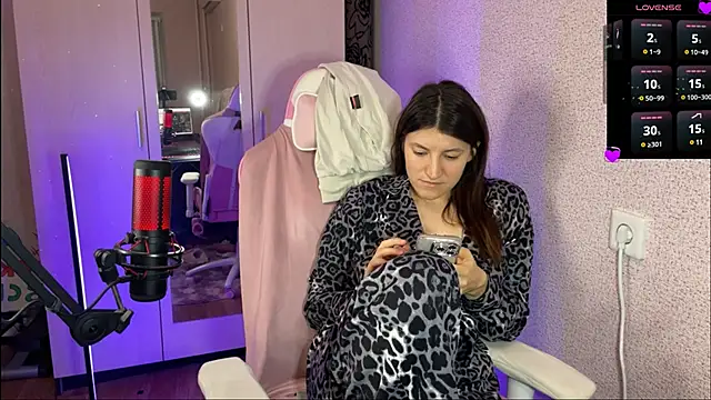 Katrin  kiss online show from 10, 3, 2025