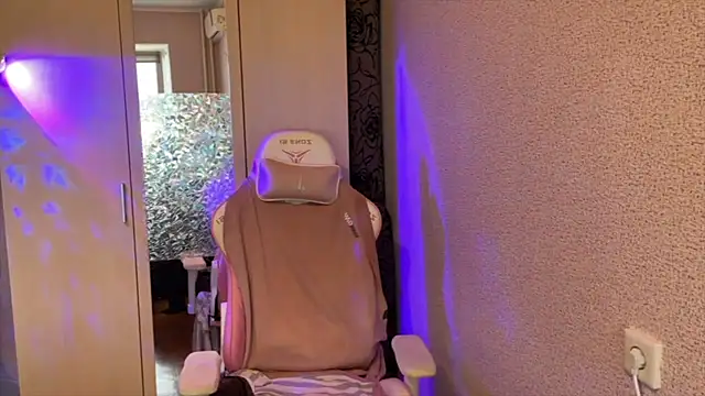 Katrin  kiss online show from 27, 3, 2026