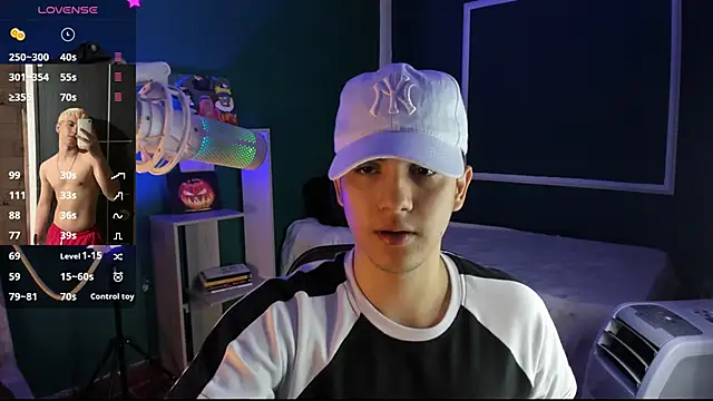 Snapshot of Brat_ chatting on 13, 12, 2024 Brat online show from 13, 12, 2024