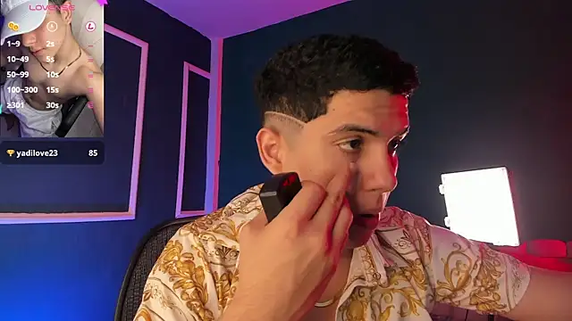 Snapshot of Brat_ chatting on 5, 3, 2025 Brat online show from 5, 3, 2025