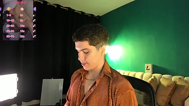 Snapshot of Brat_ chatting on 18, 3, 2025 Brat online show from 18, 3, 2025