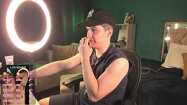 Snapshot of Brat_ chatting on 16, 9, 2025 Brat online show from 16, 9, 2025