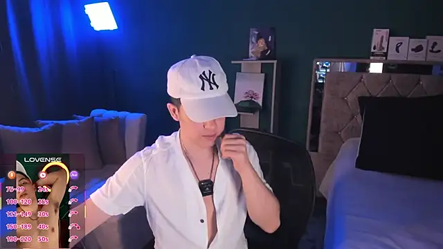 Snapshot of Brat_ chatting on 19, 9, 2025 Brat online show from 19, 9, 2025