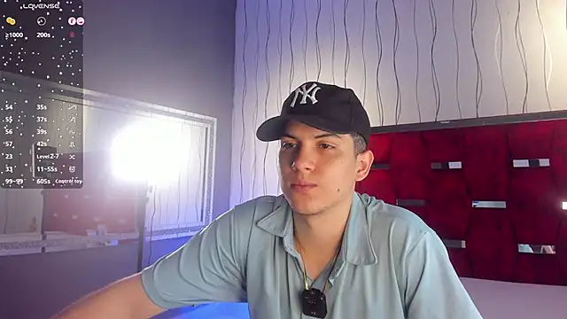 Snapshot of Brat_ chatting on 23, 10, 2025 Brat online show from 23, 10, 2025