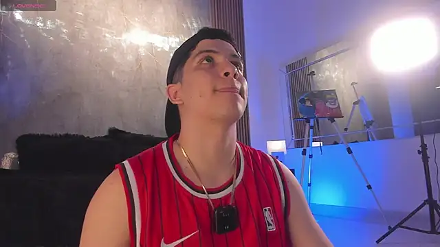 Snapshot of Brat_ chatting on 27, 11, 2025 Brat online show from 27, 11, 2025