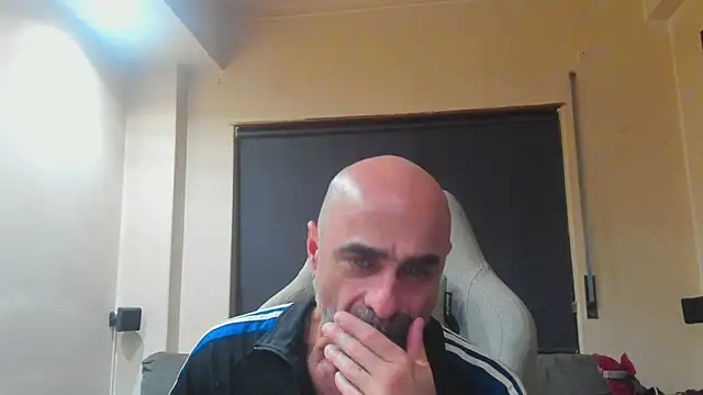 Snapshot of Bicopflirt chatting on 24, 4, 2026 Bicopflirt online show from 24, 4, 2026