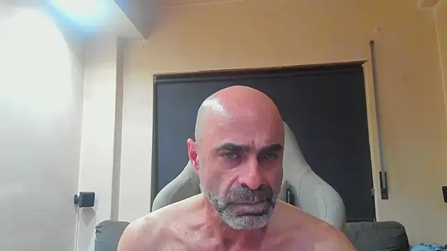 Snapshot of Bicopflirt chatting on 28, 4, 2026 Bicopflirt online show from 28, 4, 2026