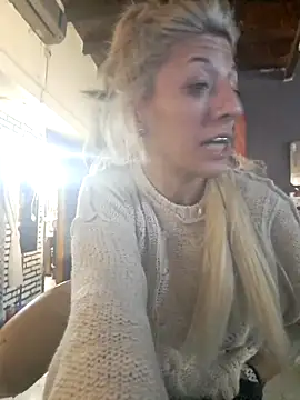Snapshot of gala2 chatting on 22, 4, 2026 gala2 online show from 22, 4, 2026
