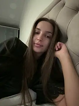 BellaHalles online show from 3, 3, 2025