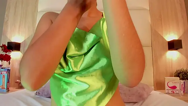 Snapshot of bella1207 chatting on 17, 3, 2026 bella1207 online show from 17, 3, 2026