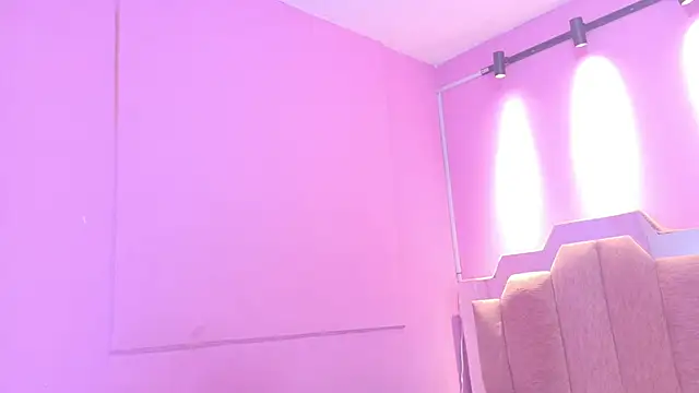 Snapshot of LoveQueen2 chatting on 4, 5, 2026 LoveQueen2 online show from 4, 5, 2026