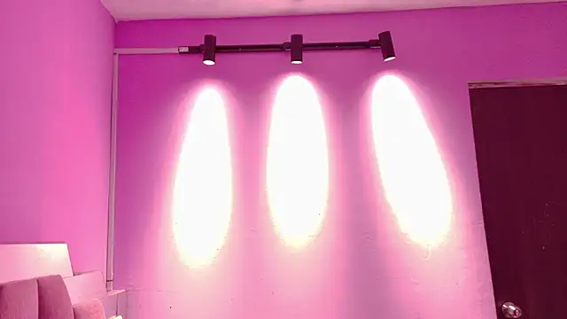 Snapshot of LoveQueen2 chatting on 2, 6, 2026 LoveQueen2 online show from 2, 6, 2026