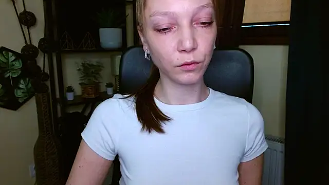 Snapshot of EmillyPlay chatting on 7, 3, 2026 EmillyPlay online show from 7, 3, 2026