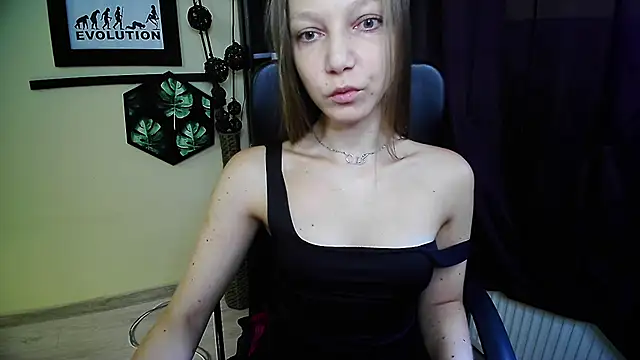Snapshot of EmillyPlay chatting on 10, 7, 2026 EmillyPlay online show from 10, 7, 2026