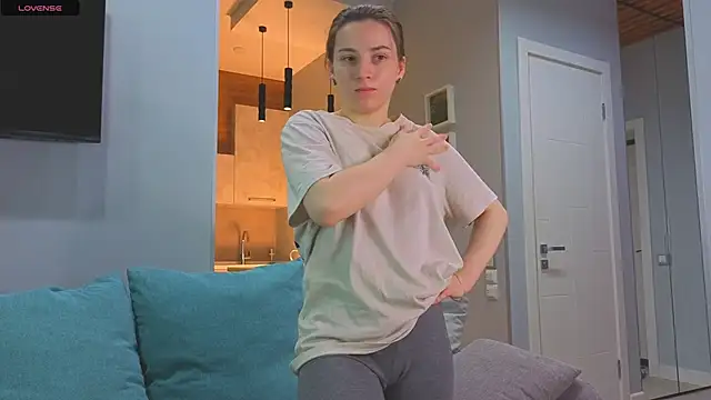 DonnaBurkee online show from 28, 10, 2025